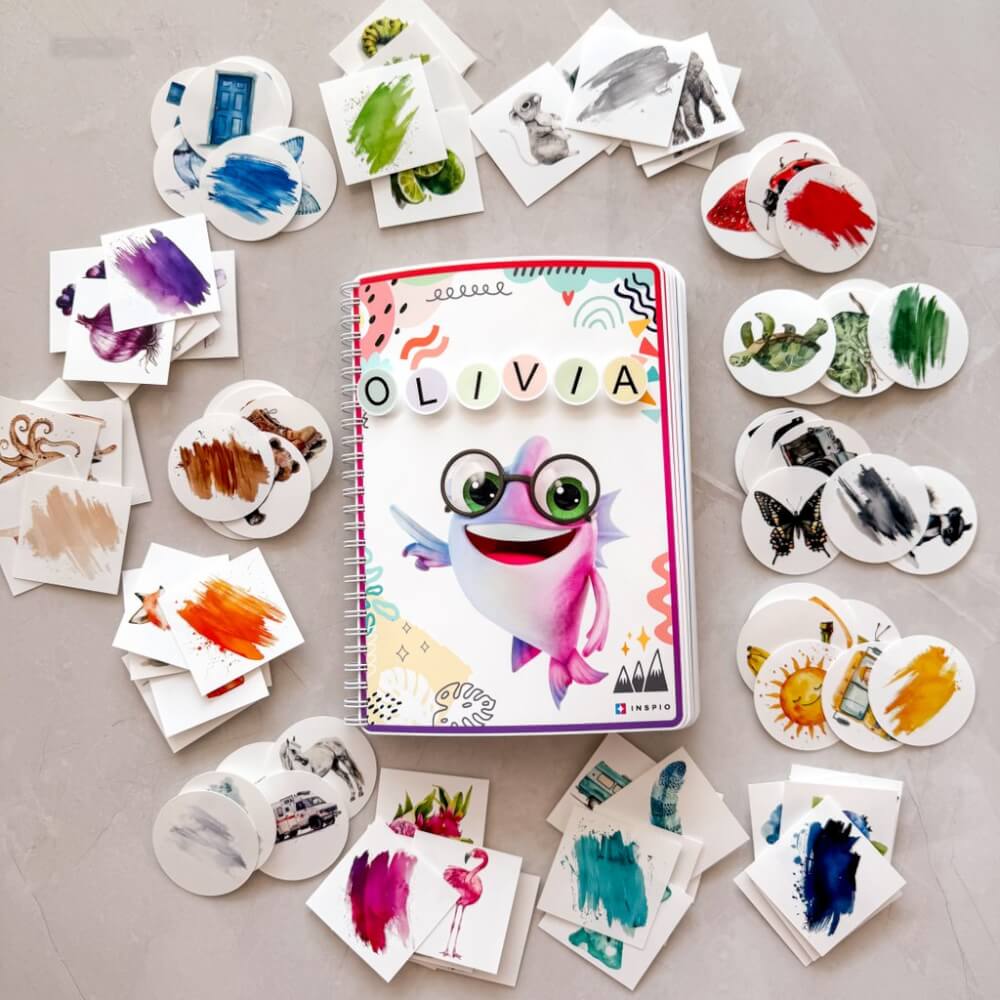 Universal Book - Match colours and objects - Interaktiivinen Montessori-kirja lapsille värien kanssa.